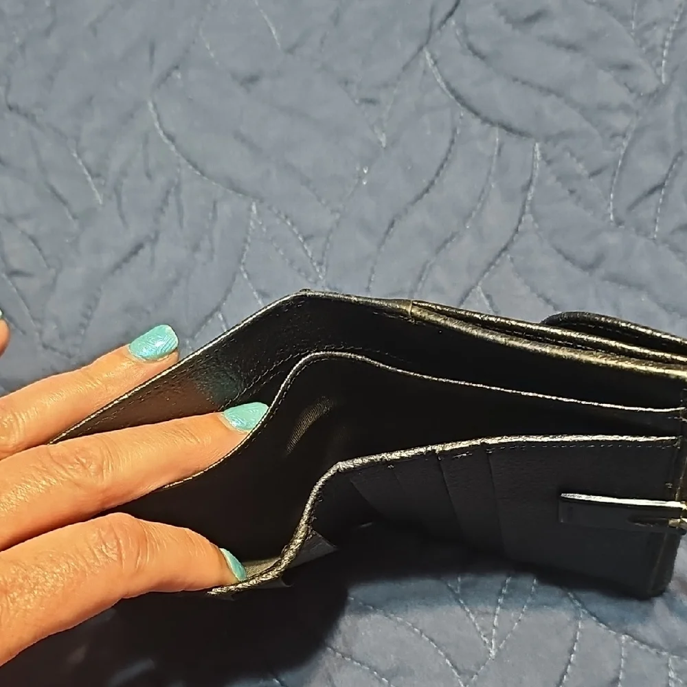 Gucci Black Leather Wallet Amazing Condition With COA
